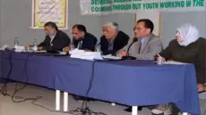 في ندوة حول الديمقراطية في فلسطين